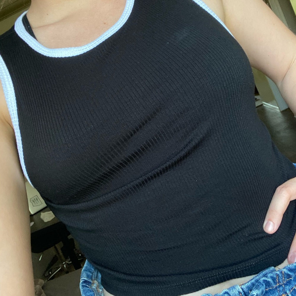 Black and white cropped tank